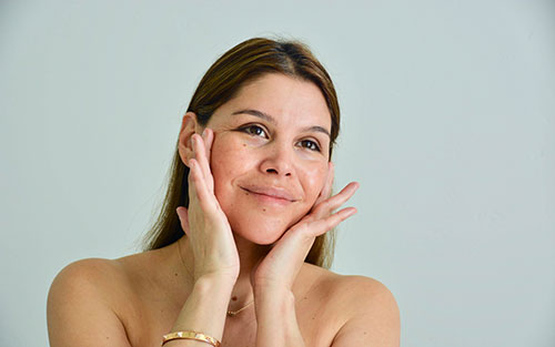 Switch2pure founder Estela Cockrell, How-To Gua Sha to glow!